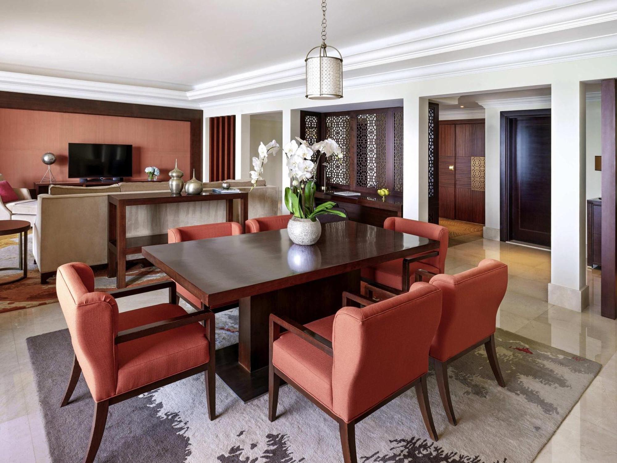 Deluxe One Bedroom Suite Panoramic Palm Sea View