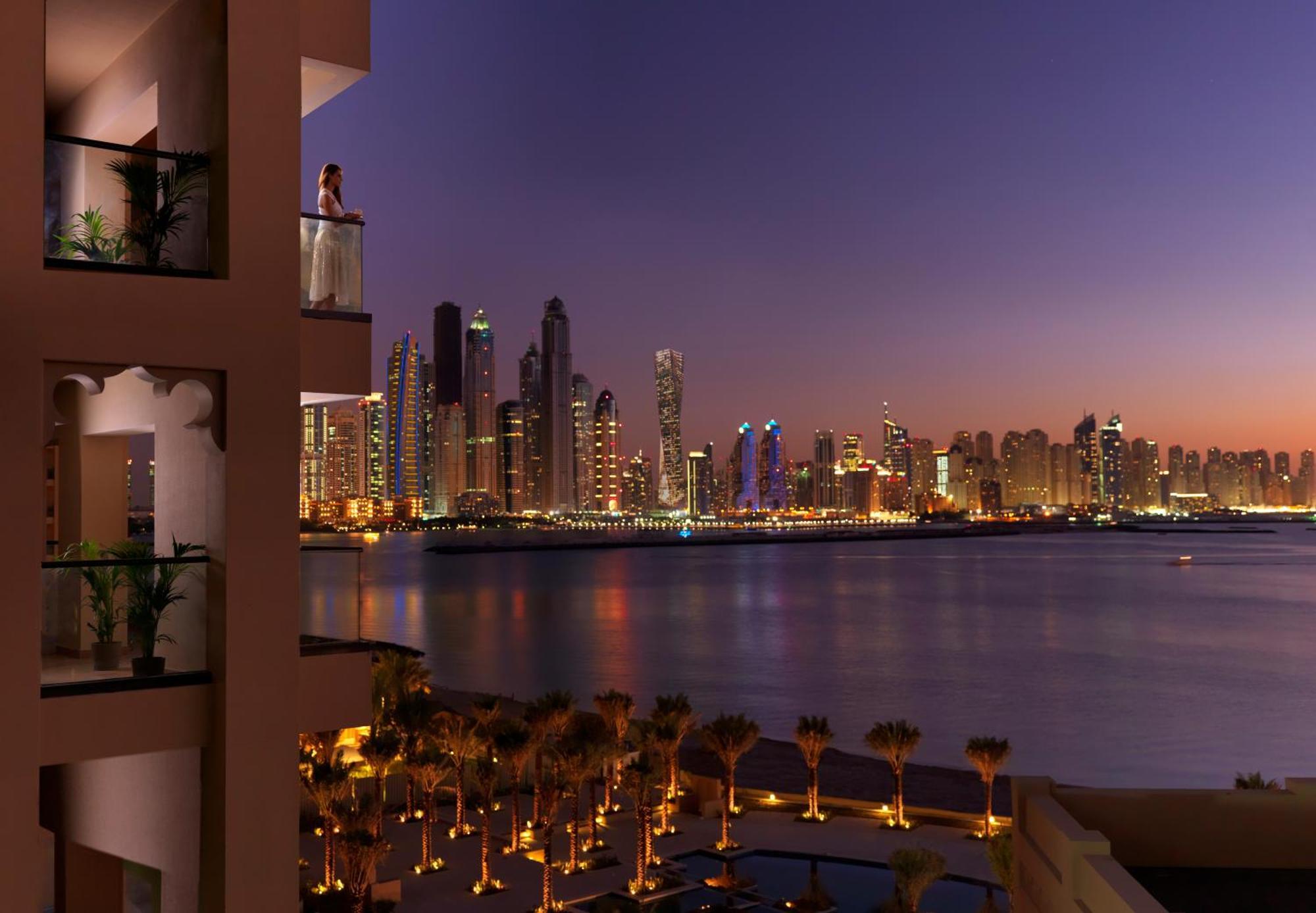 Deluxe Grand Family Heritage Palm Sea View Room Balcony