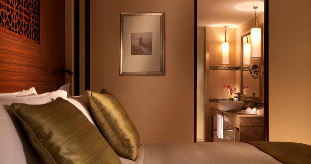 Two Bedroom Apartment Double King Beds Palm Sea View
